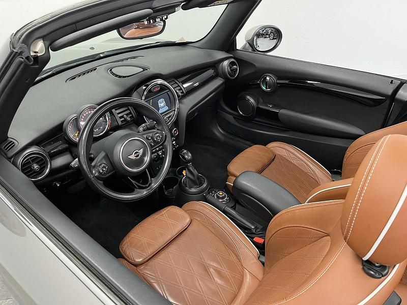 Occasion Mini Cooper Cabriolet Business 136 PK (100 kW) 2018 Melting silver Cabriolet