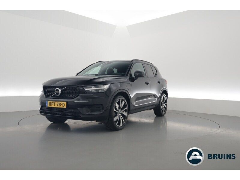 Zwart Gebruikt 2022 Volvo XC40 R-Design SUV | € 34.900 (Goede deal) - Afbeelding 1/4