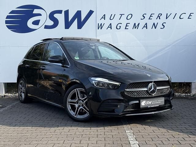 Occasion Mercedes B200 AMG line 165 PK (121 kW) 2023 Zwart, metallic lak MPV