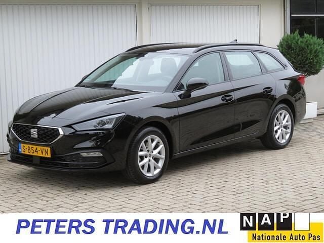 Zwart Gebruikt 2023 Seat Leon Reference Stationwagen | € 17.990 (Super prijs) - Afbeelding 1/4