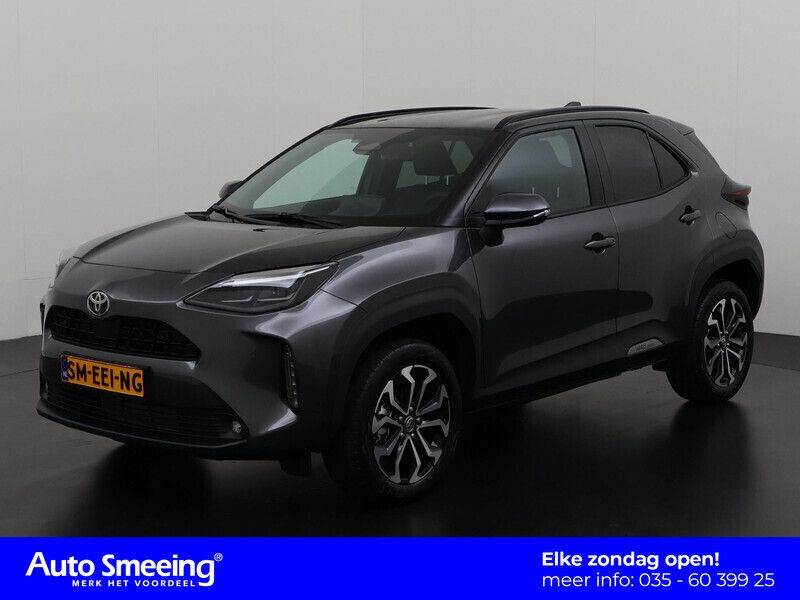 Grijs Gebruikt 2024 Toyota Yaris Cross Business Edition SUV | € 29.945 (Iets duurder) - Afbeelding 1/4