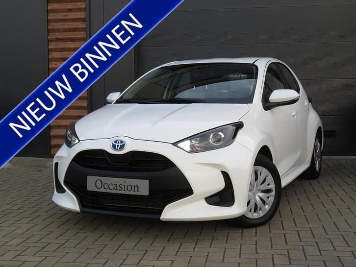Wit Gebruikt 2022 Toyota Yaris Hatchback | € 17.990 (Super prijs) - Afbeelding 1/4
