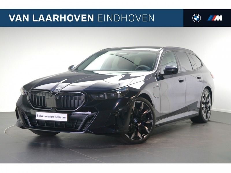 Carbonschwarz Gebruikt 2024 BMW 530e Executive Stationwagen | € 69.950 - Afbeelding 1/4