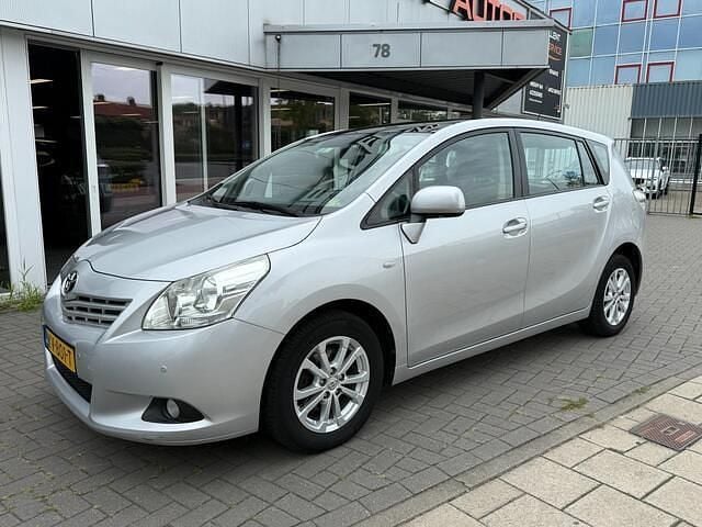 Grijs Gebruikt 2010 Toyota Verso Business Edition MPV | € 6.950 (Goede deal) - Afbeelding 1/4