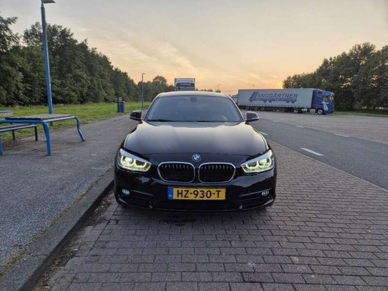 Zwart Gebruikt 2016 BMW 116 Sport Line Hatchback | € 9.500 (Iets duurder) - Afbeelding 1/4