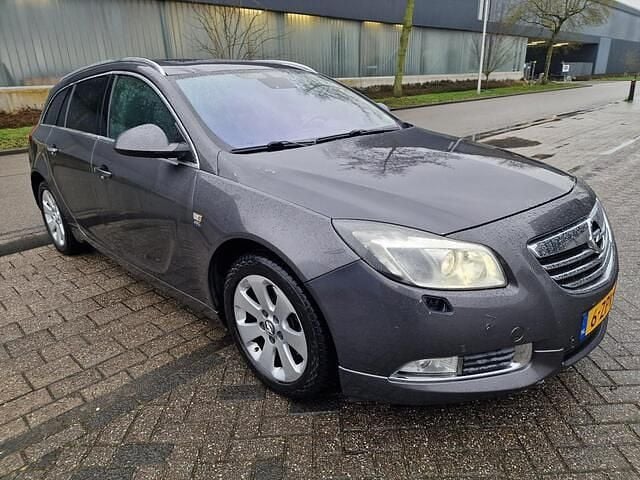 Occasion Opel Insignia Edition 161 PK (118 kW) 2011 Grijs (metallic) Stationwagen