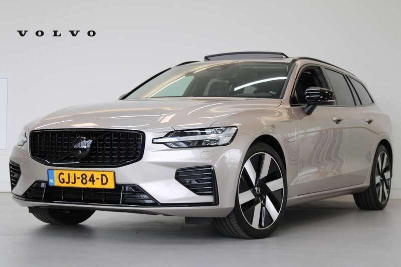 Grijs Gebruikt 2024 Volvo V60 Ultra Stationwagen | € 53.900 (Duur) - Afbeelding 1/4