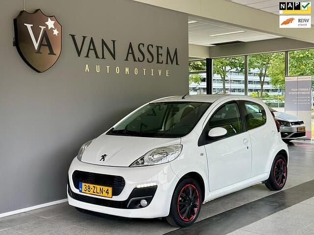 Wit Gebruikt 2013 Peugeot 107 Active Hatchback | € 2.995 (Goede deal) - Afbeelding 1/4