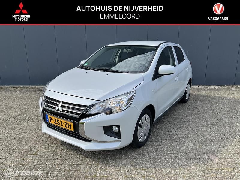 Wit Gebruikt 2022 Mitsubishi Space Star Hatchback | € 12.250 (Eerlijke prijs) - Afbeelding 1/4