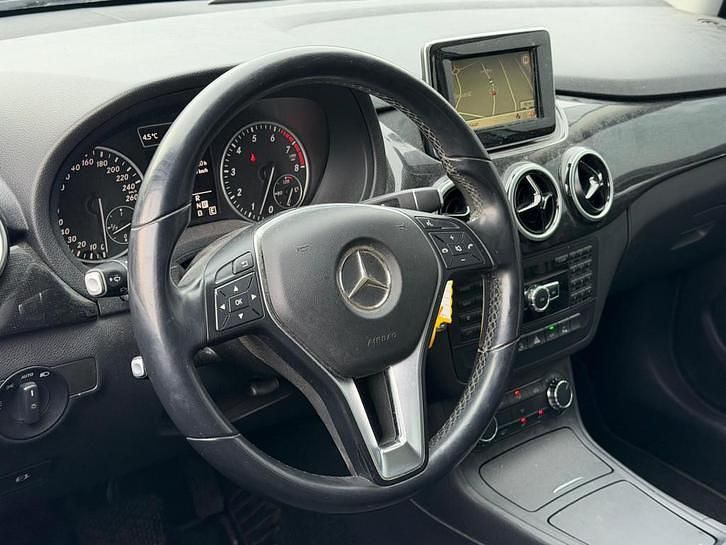 Occasion Mercedes B180 Ambition 122 PK (89 kW) 2013 Blauw MPV