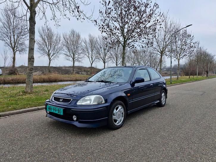 Paars Occasion 1998 Honda Civic Sport Hatchback | € 4.500 - Afbeelding 1/4