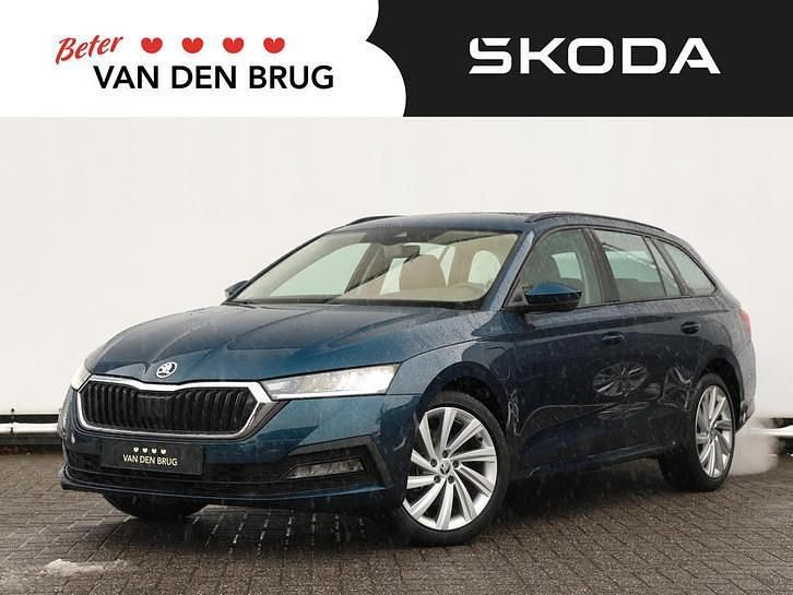 Blauw (metallic) Occasion 2021 Skoda Octavia Business Line Stationwagen | € 25.900 (Iets duurder) - Afbeelding 1/4