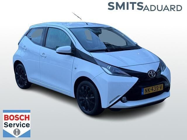 Occasion Toyota Aygo X-play 69 PK (50 kW) 2017 Wit Hatchback