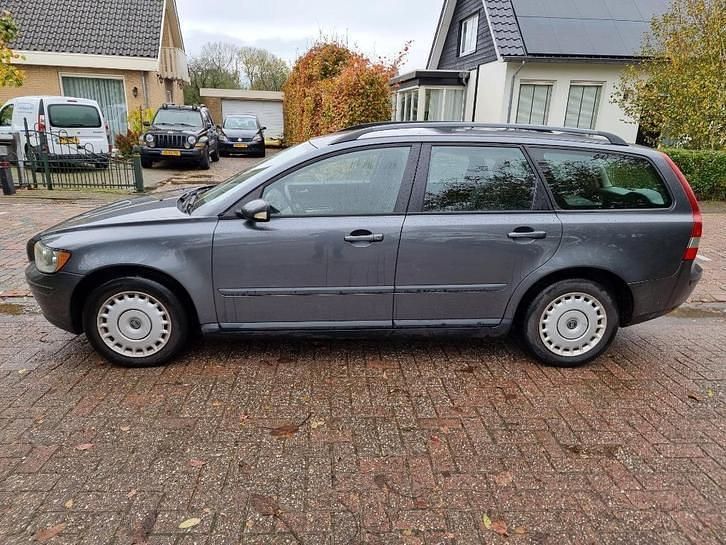 Gebruikt 2005 Volvo V50 Stationwagen | € 850 (Super prijs) - Afbeelding 1/4