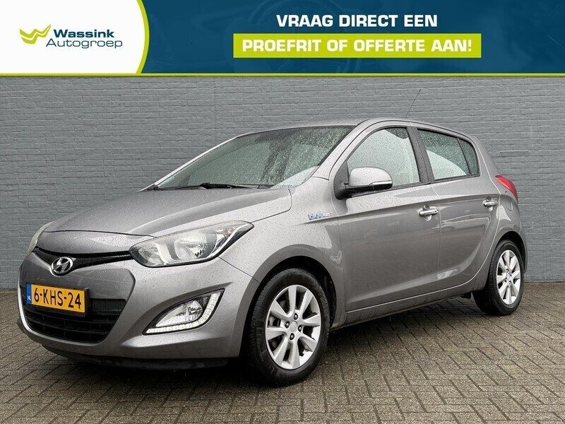 Grijs metallic Gebruikt 2013 Hyundai i20 Hatchback | € 7.940 (Eerlijke prijs) - Afbeelding 1/4