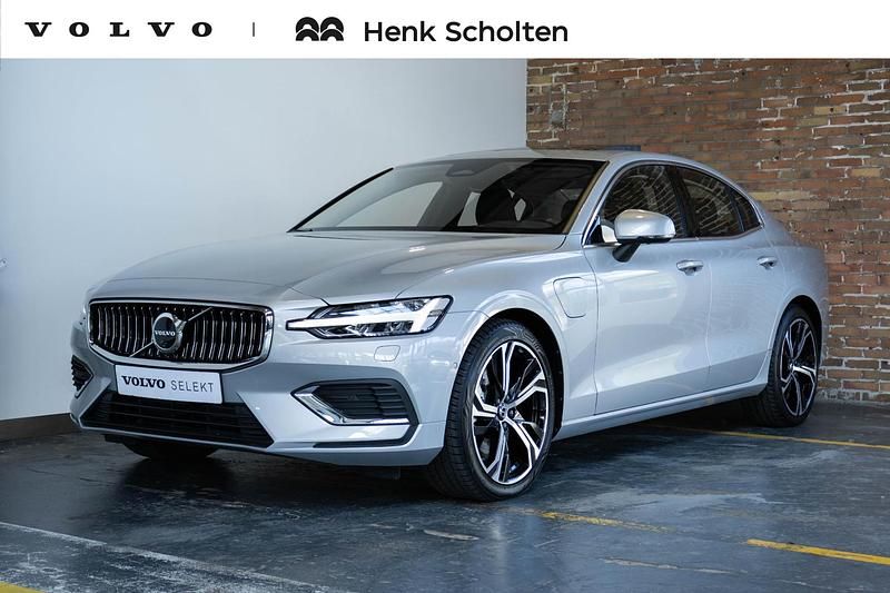 Grijs Gebruikt 2024 Volvo S60 Ultimate Sedan | € 47.950 (Duur) - Afbeelding 1/4