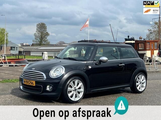 Zwart, metallic lak Gebruikt 2014 Mini Cooper Chili Hatchback | € 11.499 (Duur) - Afbeelding 1/4