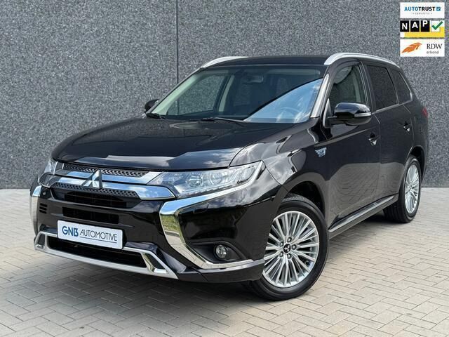 Zwart Gebruikt 2020 Mitsubishi Outlander SUV | € 20.995 (Goede deal) - Afbeelding 1/4