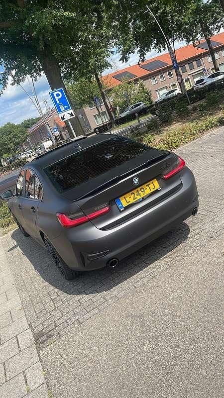 Grijs Occasion 2021 BMW 320e Sedan | € 25.999 - Afbeelding 1/4