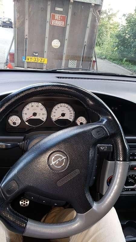 Grijs Gebruikt 2003 Opel Zafira OPC MPV | € 1.500 (Eerlijke prijs) - Afbeelding 1/4