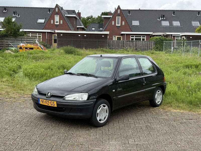 Zwart Gebruikt 2000 Peugeot 106 Hatchback | € 999 - Afbeelding 1/4