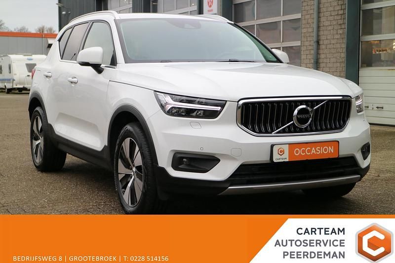 Wit Occasion 2022 Volvo XC40 Inscription SUV | € 29.445 (Goede deal) - Afbeelding 1/4