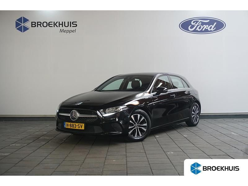 Zwart Gebruikt 2020 Mercedes A180 Business Hatchback | € 24.695 (Goede deal) - Afbeelding 1/4