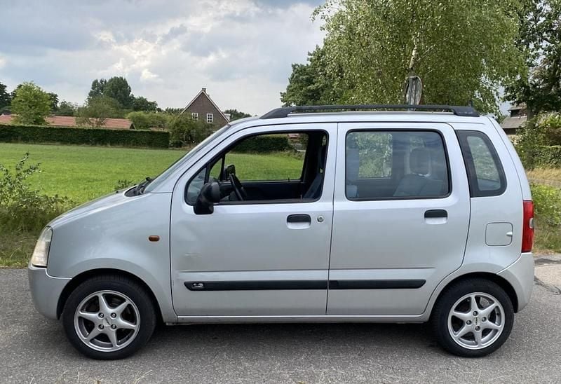 Zilver (metallic) Occasion 2000 Suzuki Wagon R+ GL MPV | € 750 (Goede deal) - Afbeelding 1/4