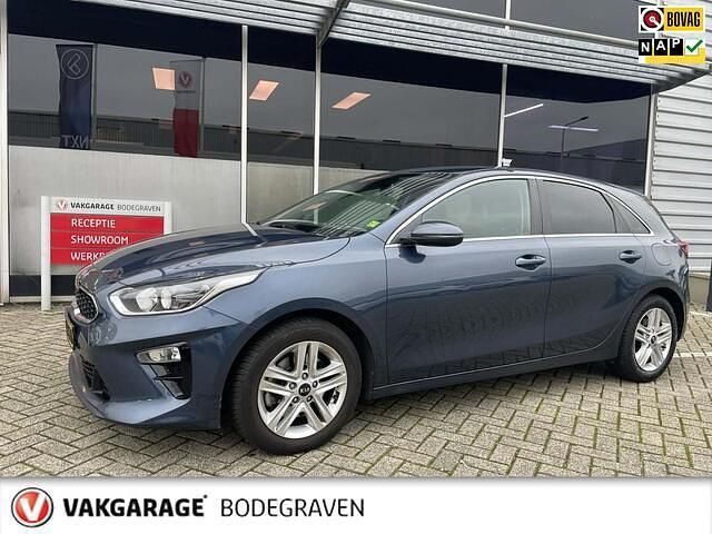 Blauw (metallic) Gebruikt 2020 Kia Ceed Hatchback | € 14.950 (Eerlijke prijs) - Afbeelding 1/4