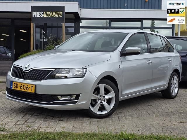 Grijs Gebruikt 2018 Skoda Rapid Clever Hatchback | € 9.950 (Goede deal) - Afbeelding 1/4