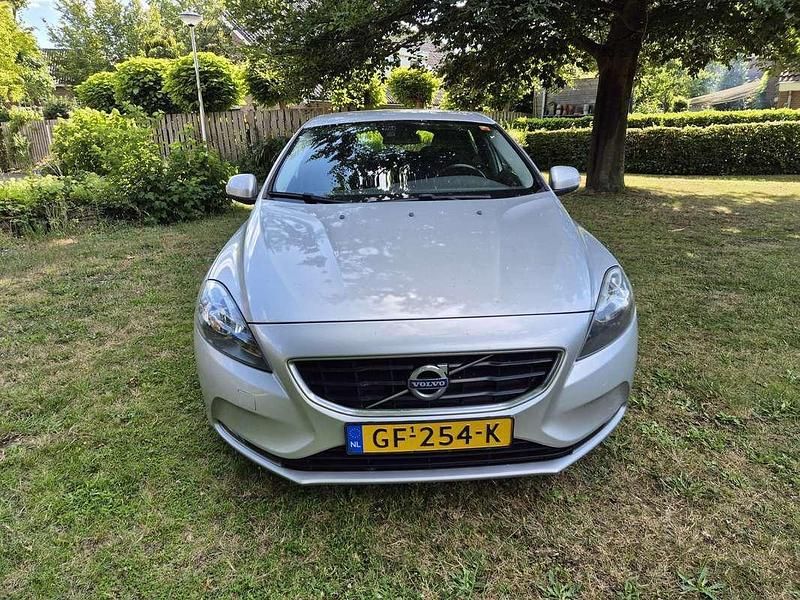 Zilver Gebruikt 2014 Volvo V40 Momentum Stationwagen | € 4.500 (Super prijs) - Afbeelding 1/4