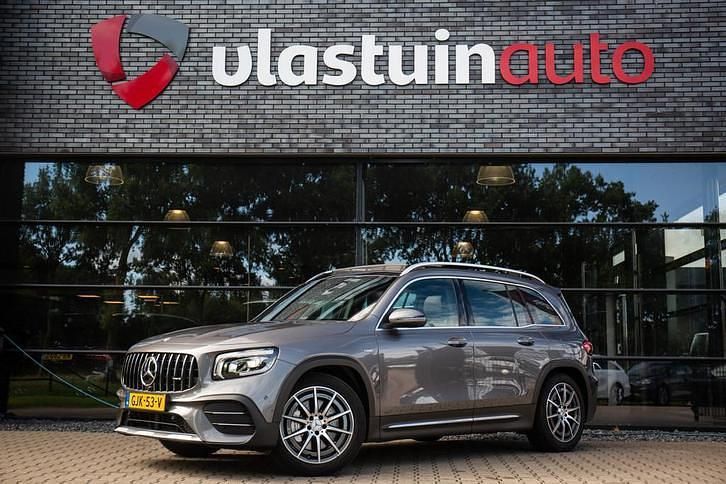 Grijs Gebruikt 2022 Mercedes GLB35 AMG SUV | € 54.950 (Goede deal) - Afbeelding 1/4