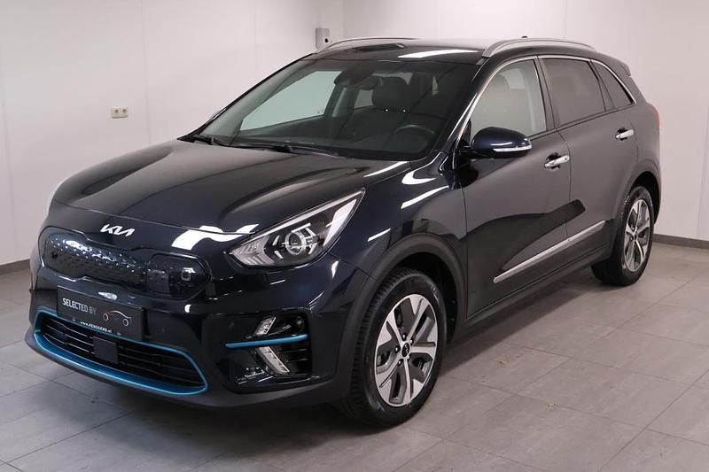Zwart Gebruikt 2022 Kia e-Niro SUV | € 24.794 - Afbeelding 1/4