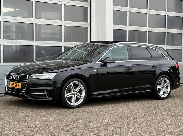 Zwart Gebruikt 2017 Audi A4 S-Line Stationwagen | € 23.445 (Duur) - Afbeelding 1/4