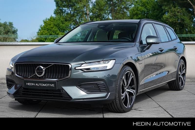Groen Nieuw 2025 Volvo V60 Stationwagen | € 57.715 (Eerlijke prijs) - Afbeelding 1/4