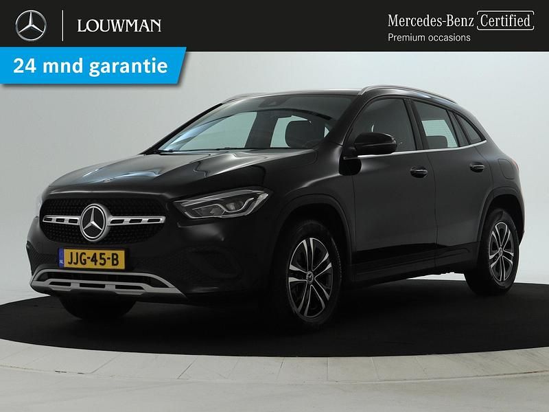 Zwart Gebruikt 2022 Mercedes GLA250 Luxury SUV | € 38.945 (Eerlijke prijs) - Afbeelding 1/4