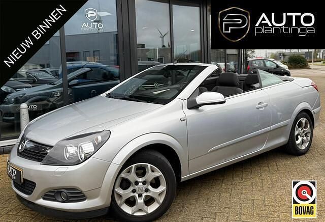 Grijs Gebruikt 2006 Opel Astra Cabriolet Cosmo Cabriolet | € 2.945 (Eerlijke prijs) - Afbeelding 1/4