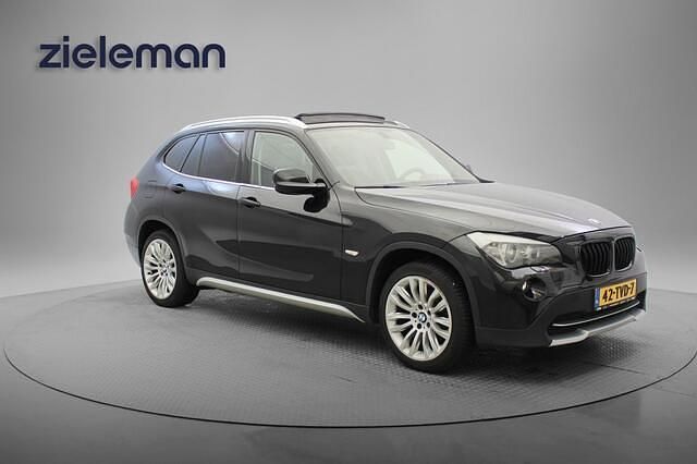 Zwart Occasion 2012 BMW X1 SUV | € 8.845 (Goede deal) - Afbeelding 1/4