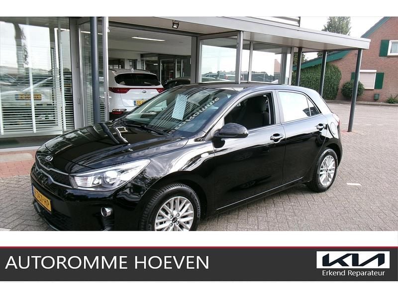 Zwart Gebruikt 2020 Kia Rio Turbo Hatchback | € 14.440 (Eerlijke prijs) - Afbeelding 1/4