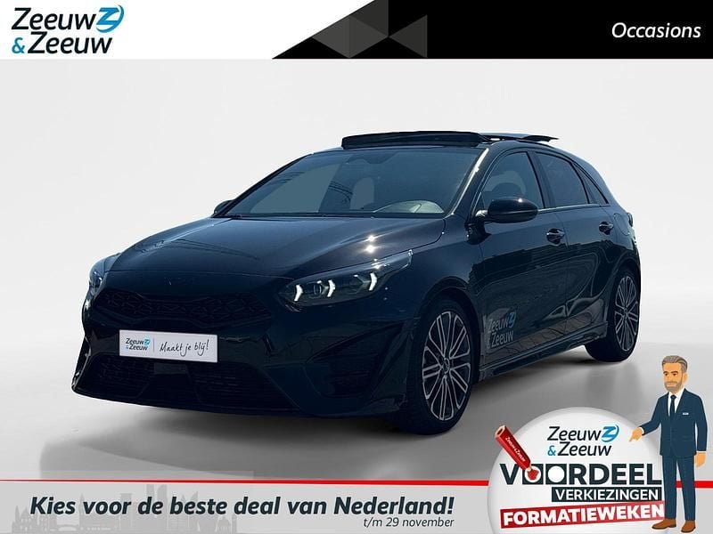 Black pearl m Gebruikt 2025 Kia Ceed Hatchback | € 39.995 - Afbeelding 1/4