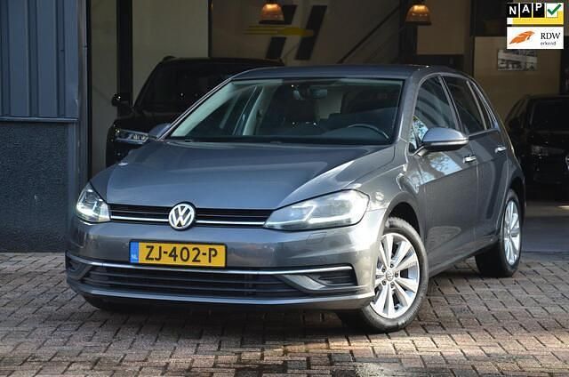 Grijs Occasion 2018 VW Golf VII Comfortline Hatchback | € 10.975 (Super prijs) - Afbeelding 1/4