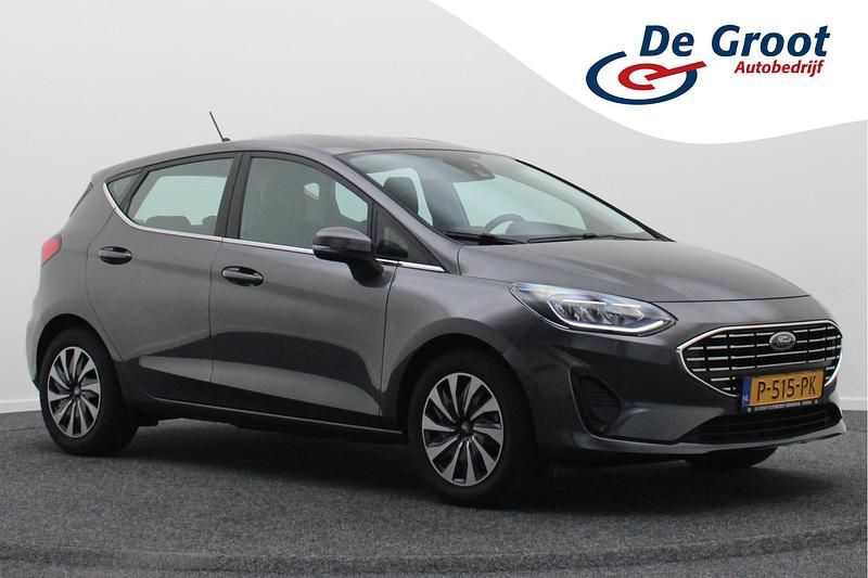 Grijs Gebruikt 2022 Ford Fiesta Titanium Hatchback | € 15.950 (Super prijs) - Afbeelding 1/4