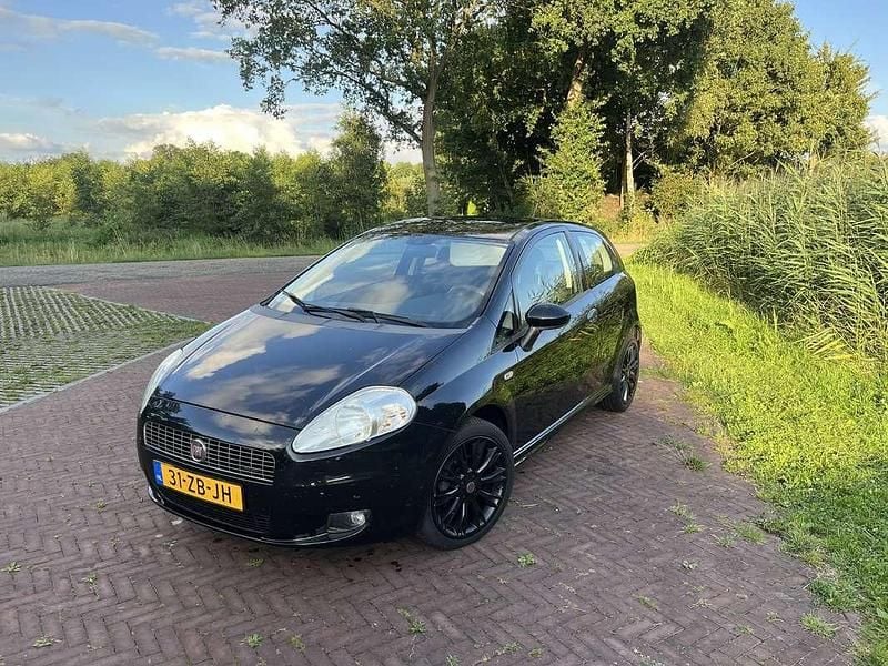 Zwart Gebruikt 2007 Fiat Punto Sport Hatchback | € 2.200 (Iets duurder) - Afbeelding 1/4