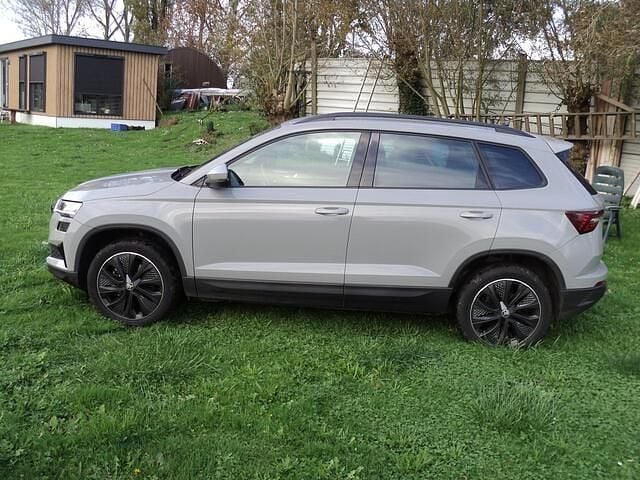 Grijs Gebruikt 2022 Skoda Karoq Business Line SUV | € 31.500 (Eerlijke prijs) - Afbeelding 1/4