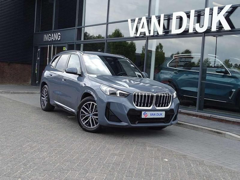 Grijs Gebruikt 2023 BMW X1 M Sport SUV | € 45.850 (Eerlijke prijs) - Afbeelding 1/4
