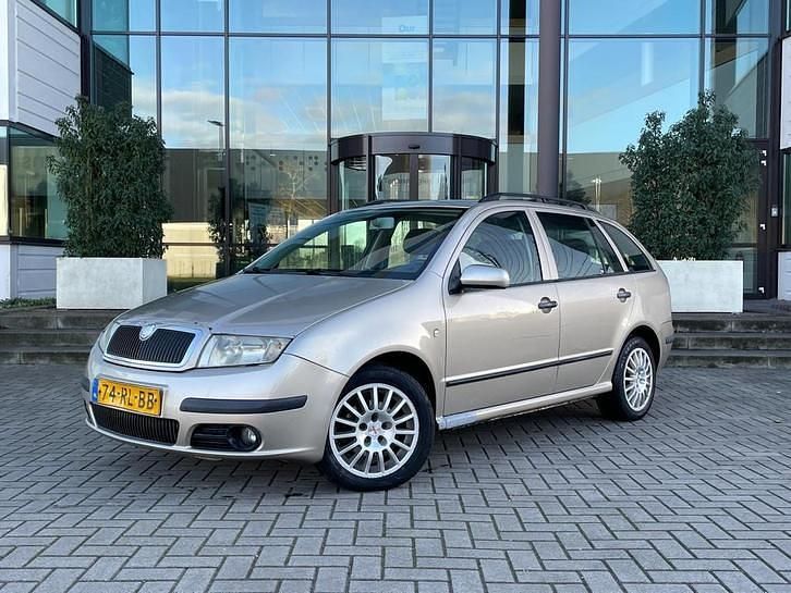 Occasion 2005 Skoda Fabia Elegance Stationwagen | € 1.999 (Iets duurder) - Afbeelding 1/4