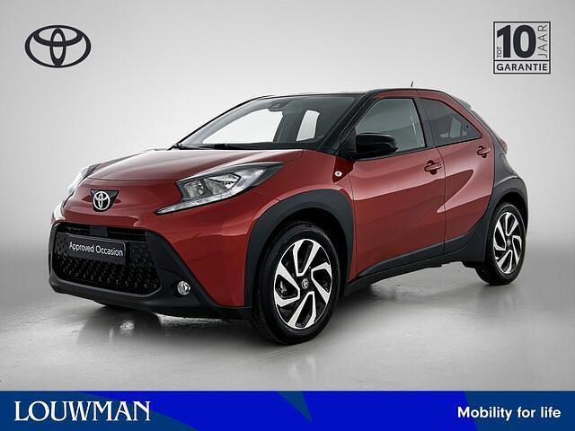 Rood Gebruikt 2024 Toyota Aygo X Pulse SUV | € 22.950 - Afbeelding 1/3