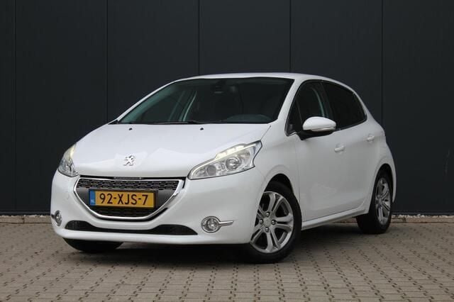 Wit Gebruikt 2012 Peugeot 208 Allure Hatchback | € 3.999 (Eerlijke prijs) - Afbeelding 1/4