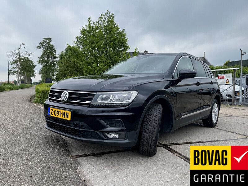 Zwart Gebruikt 2020 VW Tiguan Comfortline SUV | € 25.950 (Eerlijke prijs) - Afbeelding 1/4