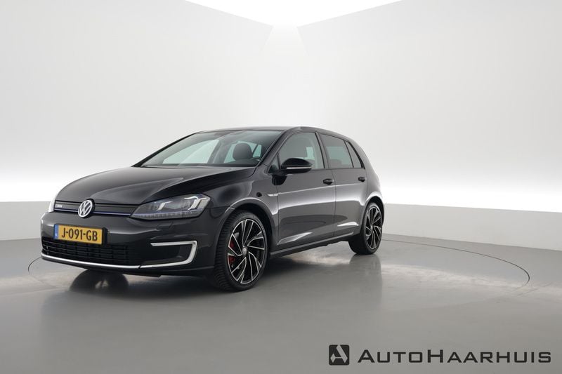 Zwart Gebruikt 2017 VW e-Golf Hatchback | € 11.250 (Eerlijke prijs) - Afbeelding 1/3